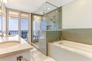 Condo, 3 Bedrooms | Bathroom | Towels