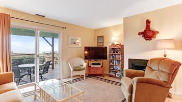 House, 2 Bedrooms | Living area | Flat-screen TV, DVD player