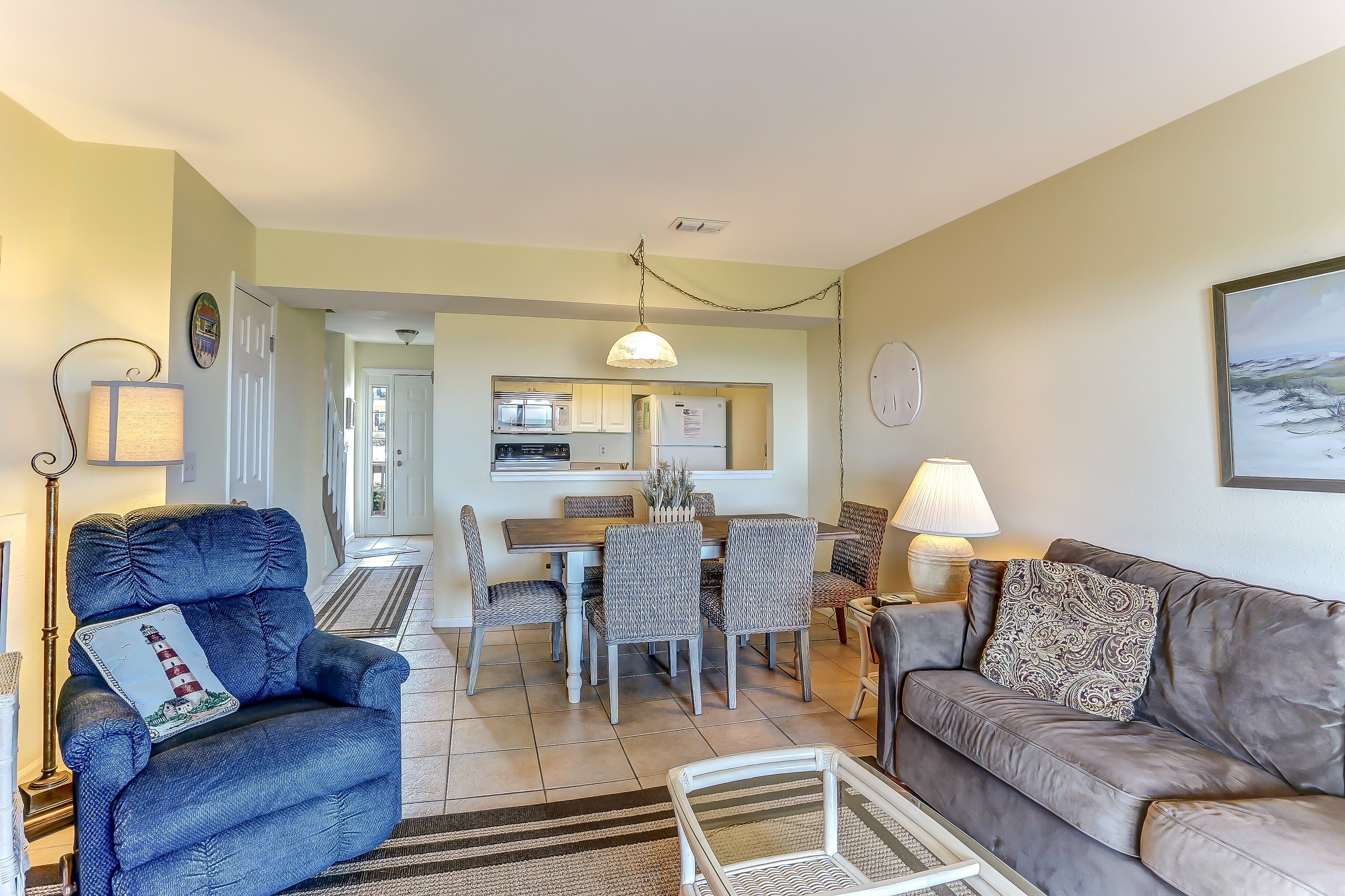 House, 2 Bedrooms | Living area | Flat-screen TV, DVD player