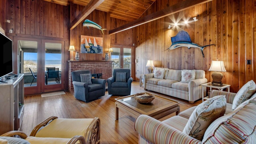 Charming Oceanfront Beach House by RedAwning