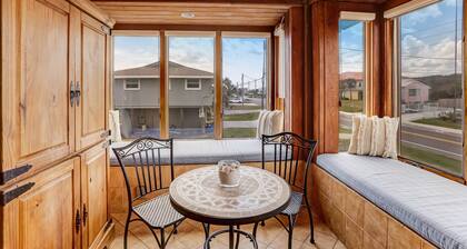 Oceanfront Pet Friendly Unit by RedAwning