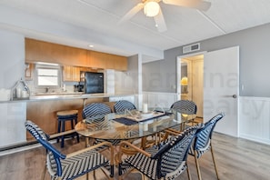 Condo, 2 Bedrooms | Dining