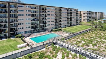 Condo, 2 Bedrooms | Exterior