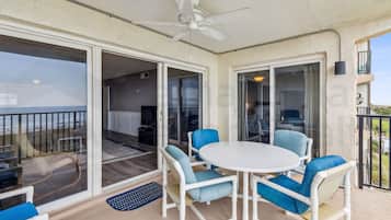 Condo, 2 Bedrooms | Outdoor dining