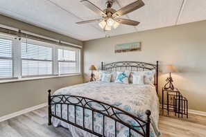 Condo, 2 Bedrooms