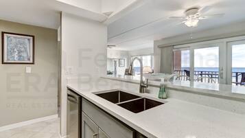 Leilighet, 2 soverom | Eget kjøkken | Kjøleskap, mikrobølgeovn, ovn og kokeplater