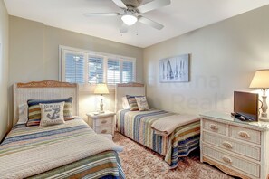 Condo, 2 Bedrooms | 2 bedrooms, free WiFi, bed sheets