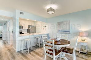 Condo, 2 Bedrooms | Dining