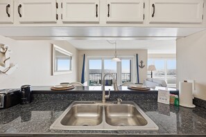 Condo, 2 Bedrooms | Interior