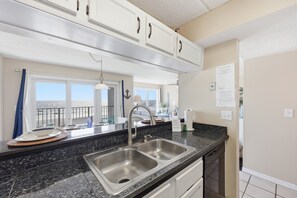 Condo, 2 Bedrooms | Private kitchen