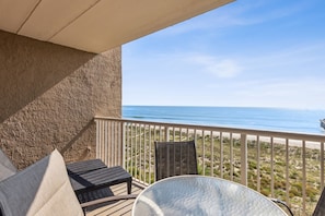 Condo, 2 Bedrooms | Property grounds