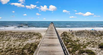 Direct Oceanfront Condo with Private Balcony by RedAwning