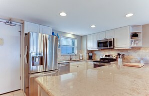 Condo, 2 Bedrooms | Private kitchen | Full-size fridge, microwave, oven, stovetop