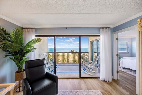 Tastefully Decorated Condo with Scenic Beach Views by RedAwning