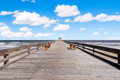 Convenience Direct Oceanfront Condo with Private Balcony by RedAwning