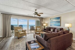Condo, 3 Bedrooms | Living area