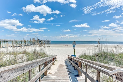 Enchanting Ground Unit Condo Few Steps Away from the Ocean Side by RedAwning