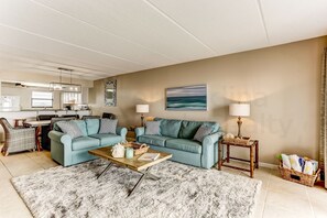 Condo, 2 Bedrooms | Living area