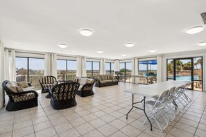 Condo, 2 Bedrooms | Living area