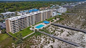 Unclassified image, 4 of 51, button - Comfy Upper Unit Condo to Enjoy the Beach or the Fishing by RedAwning (Fernandina Beach)