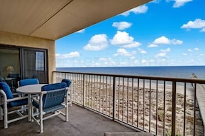 Condo, 3 habitaciones | Restaurante al aire libre