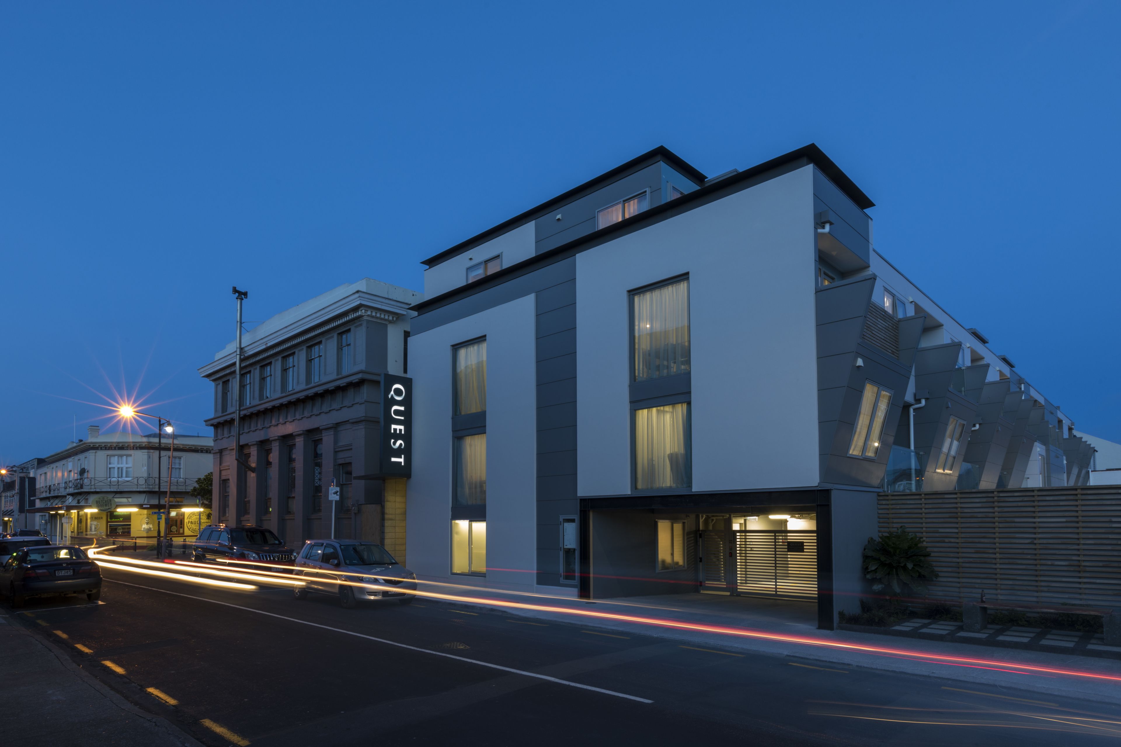 Fassade der Unterkunft – Abend/Nacht