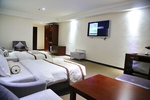 Business-Suite | Minibar, Zimmersafe, kostenloses WLAN, Bettwäsche
