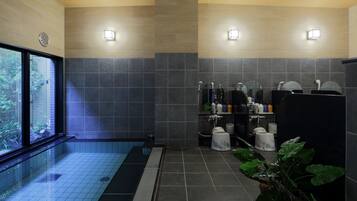 Bồn tắm spa trong nhà