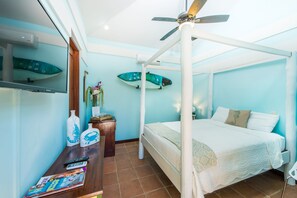 Shabby Chic | Premium bedding, minibar, in-room safe, bed sheets