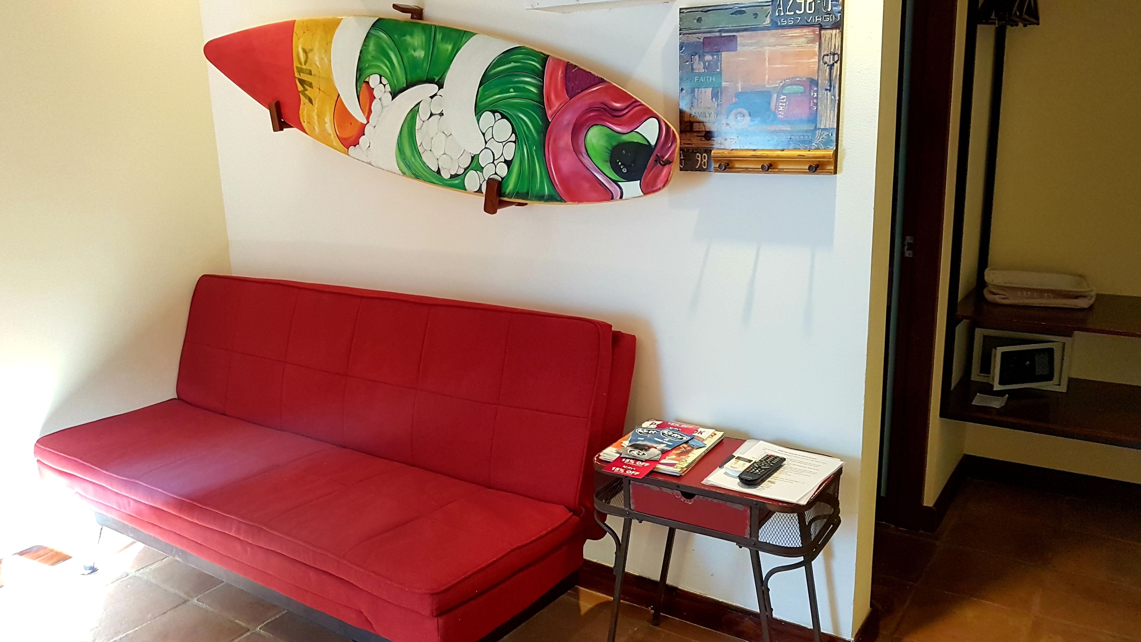 travel suite | living room | 32-inch flat-screen tv with cable channels, tv