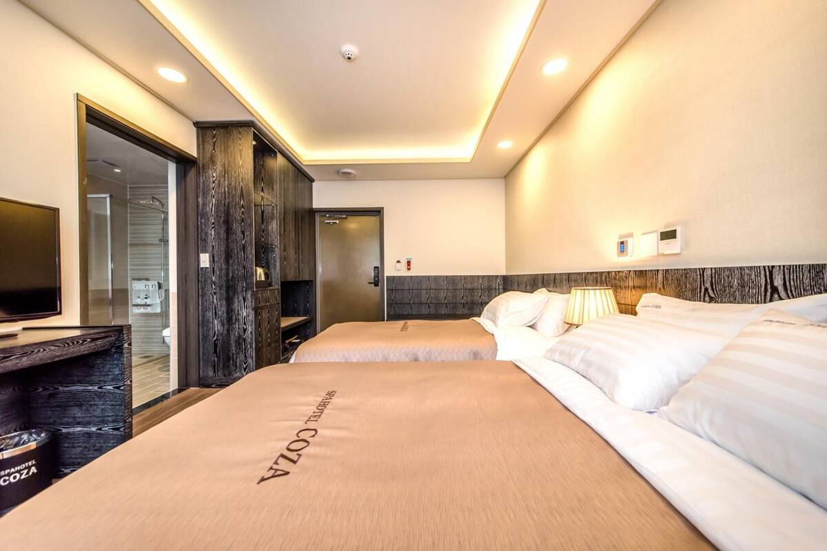 premium bedding, down duvets, free wifi