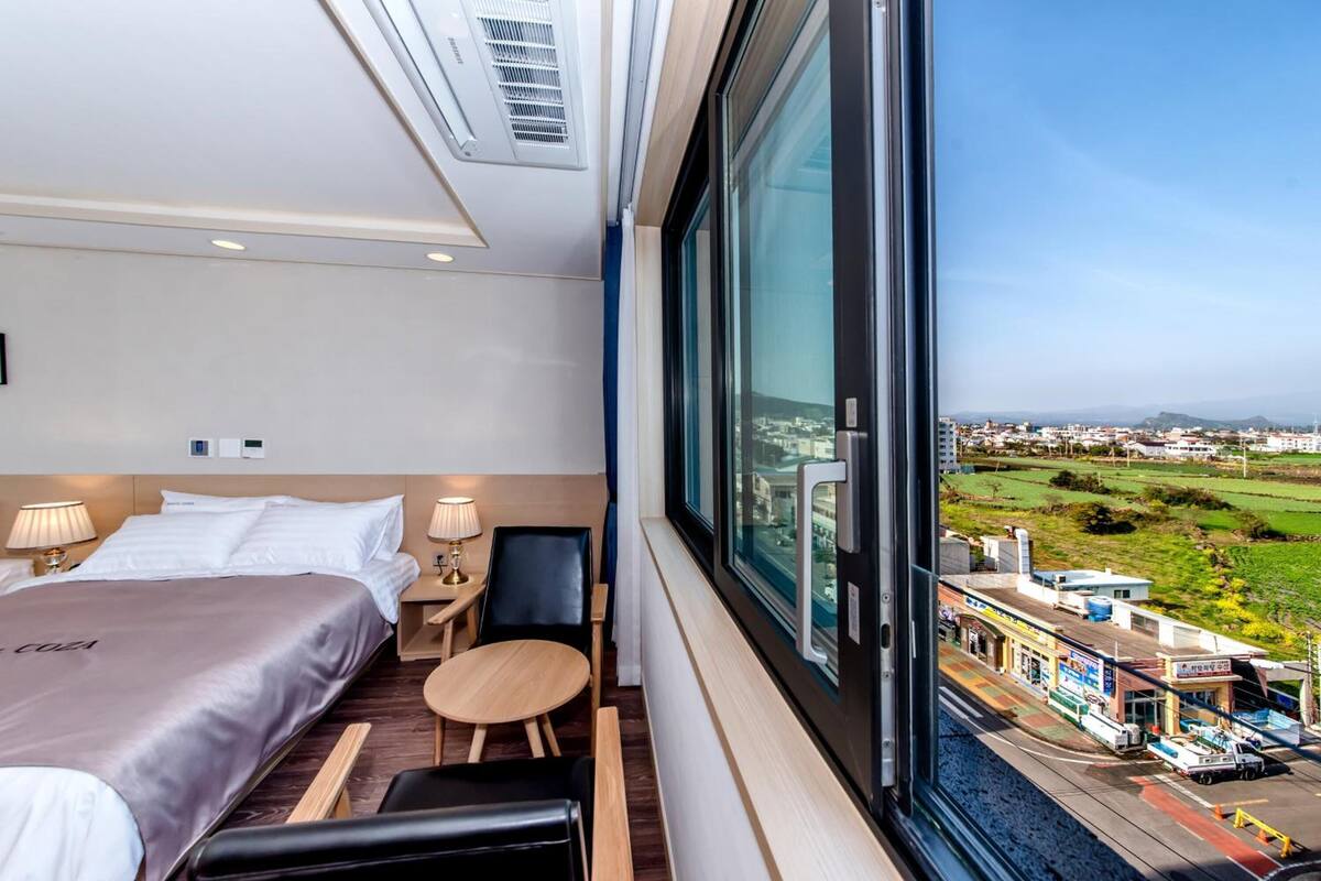 premium bedding, down duvets, free wifi