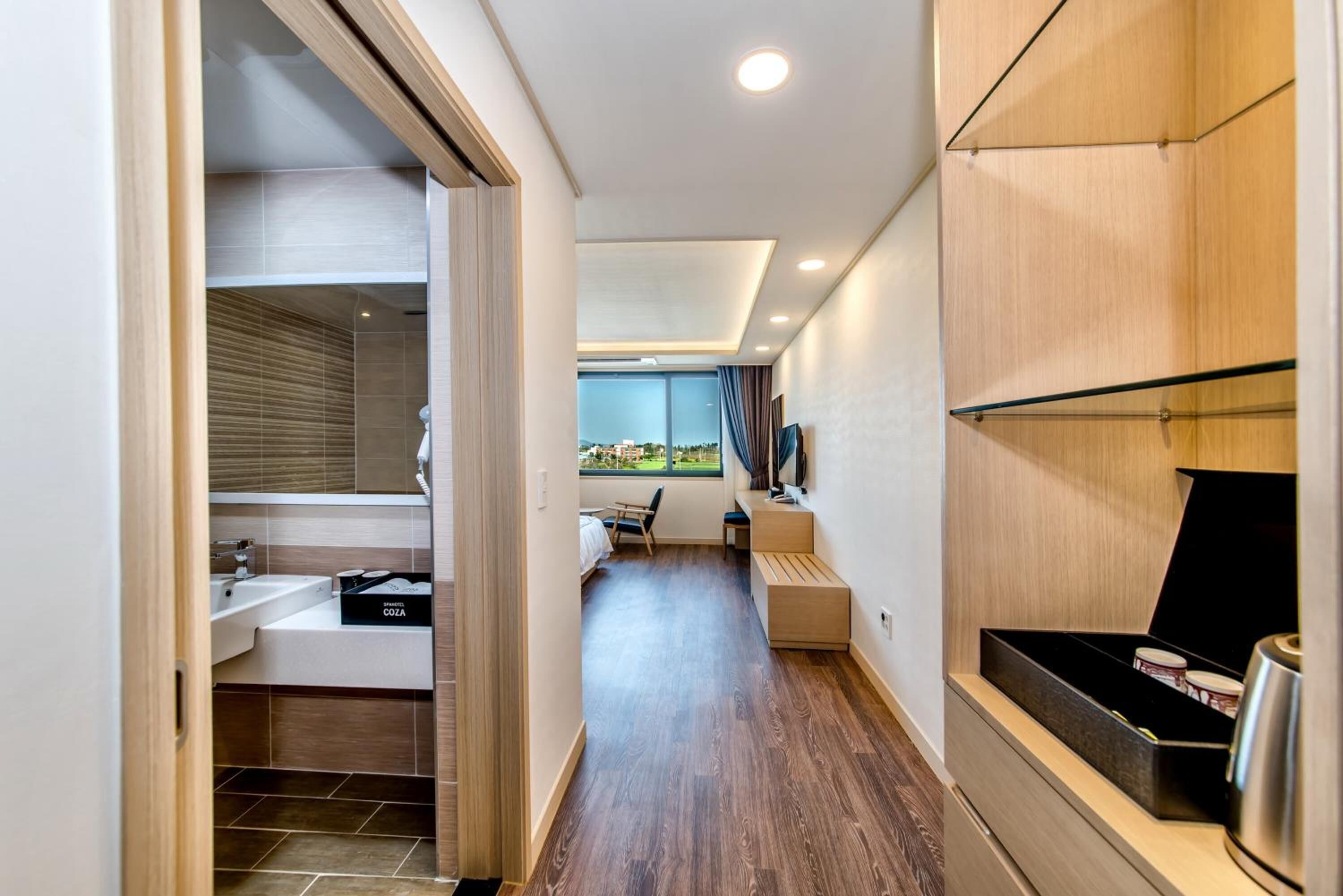 premium bedding, down duvets, free wifi