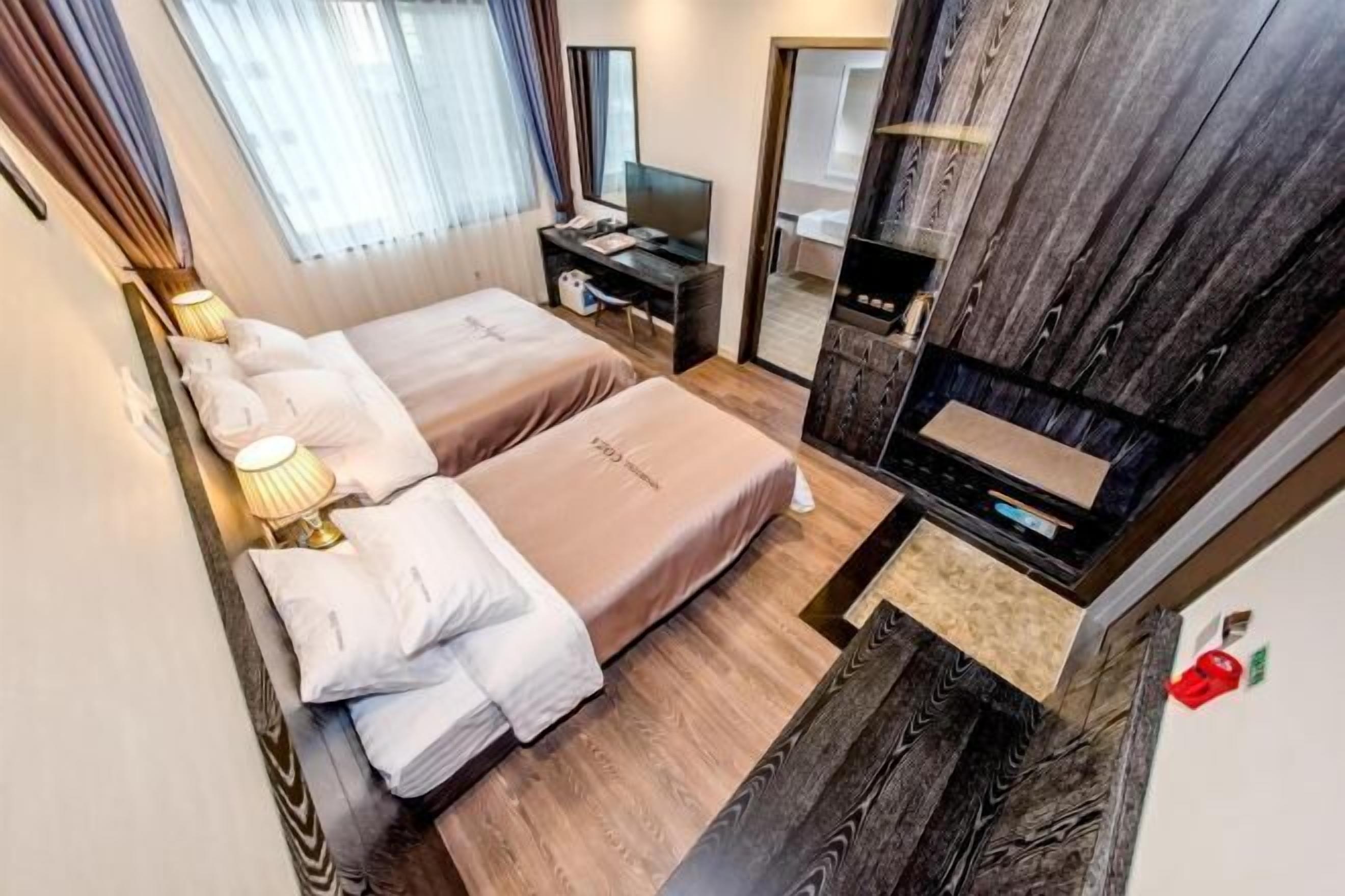 Sengetøy av topp kvalitet, dundyner og wi-fi (inkludert)