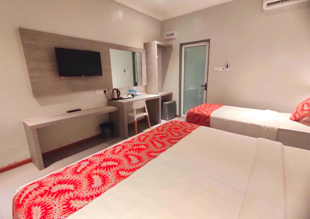 Minibar, desk, free WiFi, bed sheets