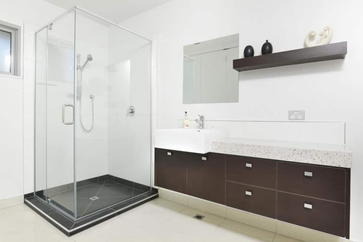 premium apartment, 3 bedrooms, harbour view, oceanfront | bathroom | shower, hair dryer, towels