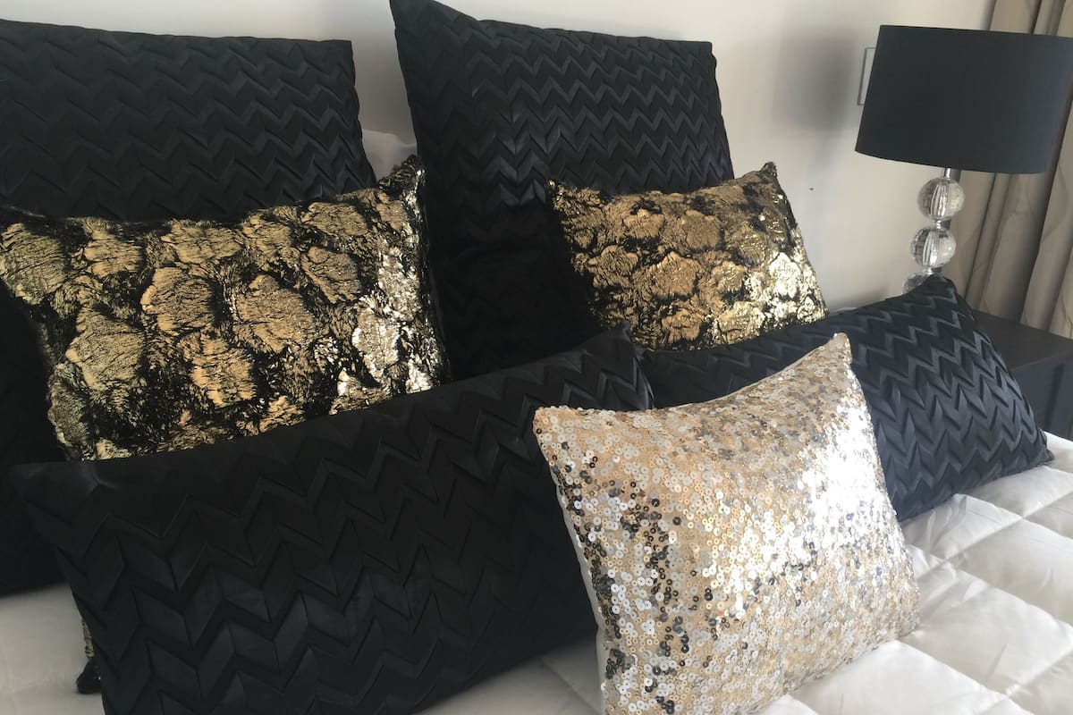 premium apartment, 3 bedrooms, harbour view, oceanfront | 3 bedrooms, premium bedding, individually decorated