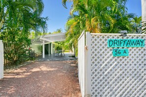 Three Bedroom Villas | Terrace/patio - Driftaway Holiday Villas (Yorkeys Knob)