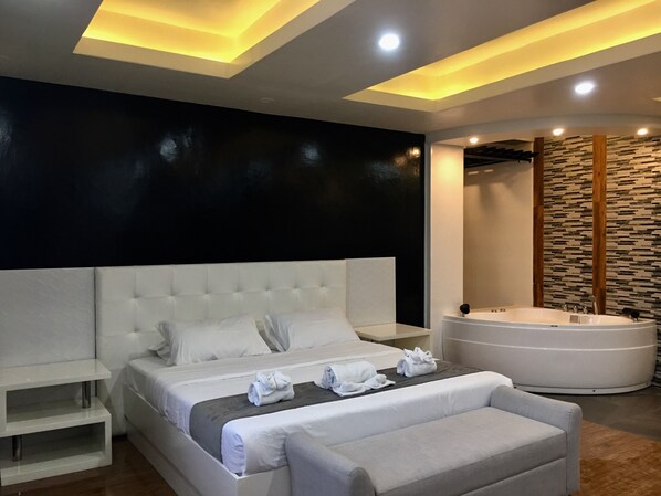 Premium suite, 1 kingsize bed | Luxe beddengoed, donsdekens, verduisterende gordijnen