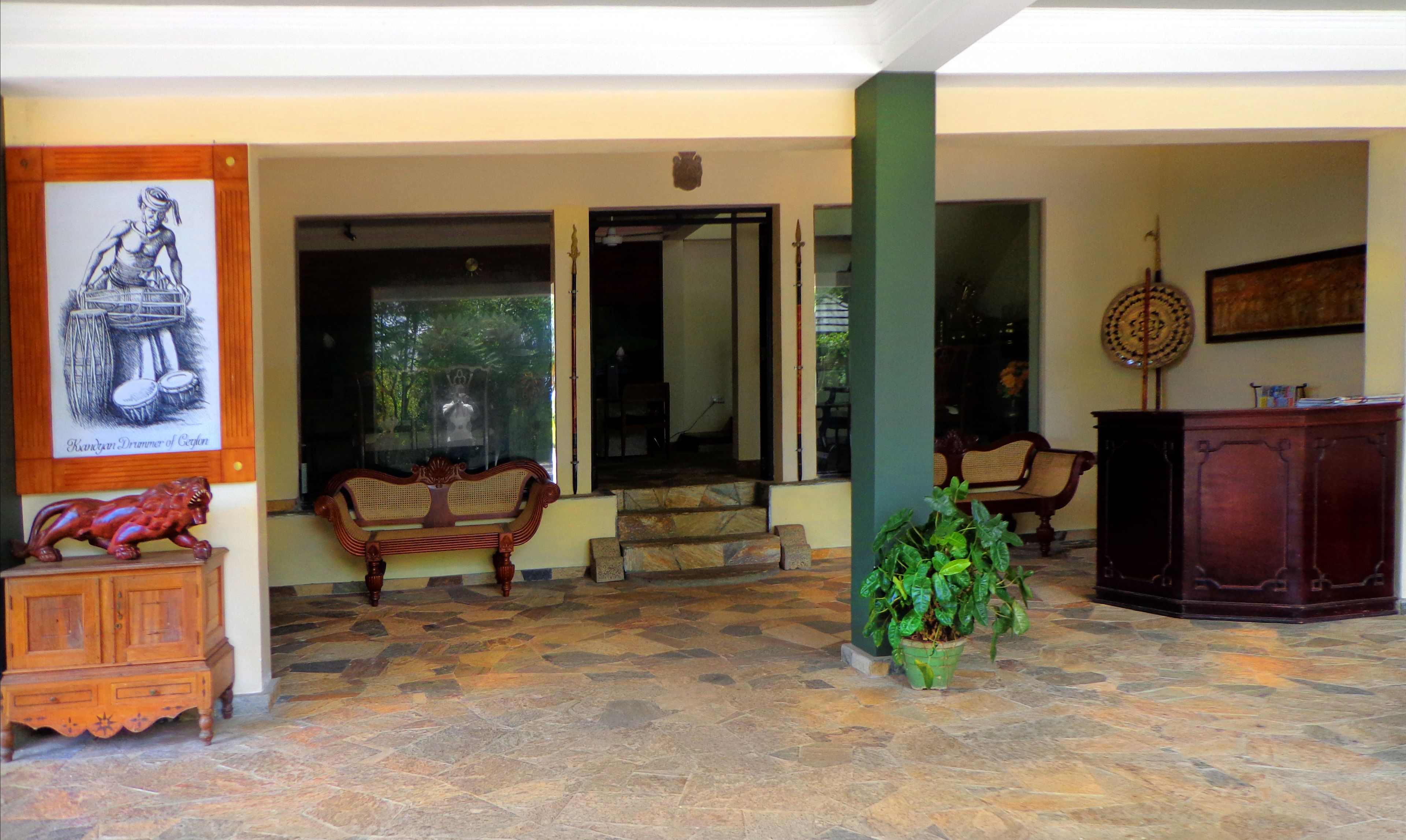 Vista frontal de la propiedad