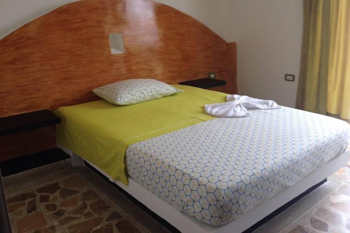 Single Room | Minibar, desk, iron/ironing board (on request), free WiFi