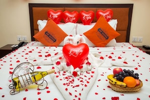 Deluxe Double Room | Egyptian cotton sheets, premium bedding, down comforters, pillowtop beds - Hotel Jay Suites (Kathmandu)