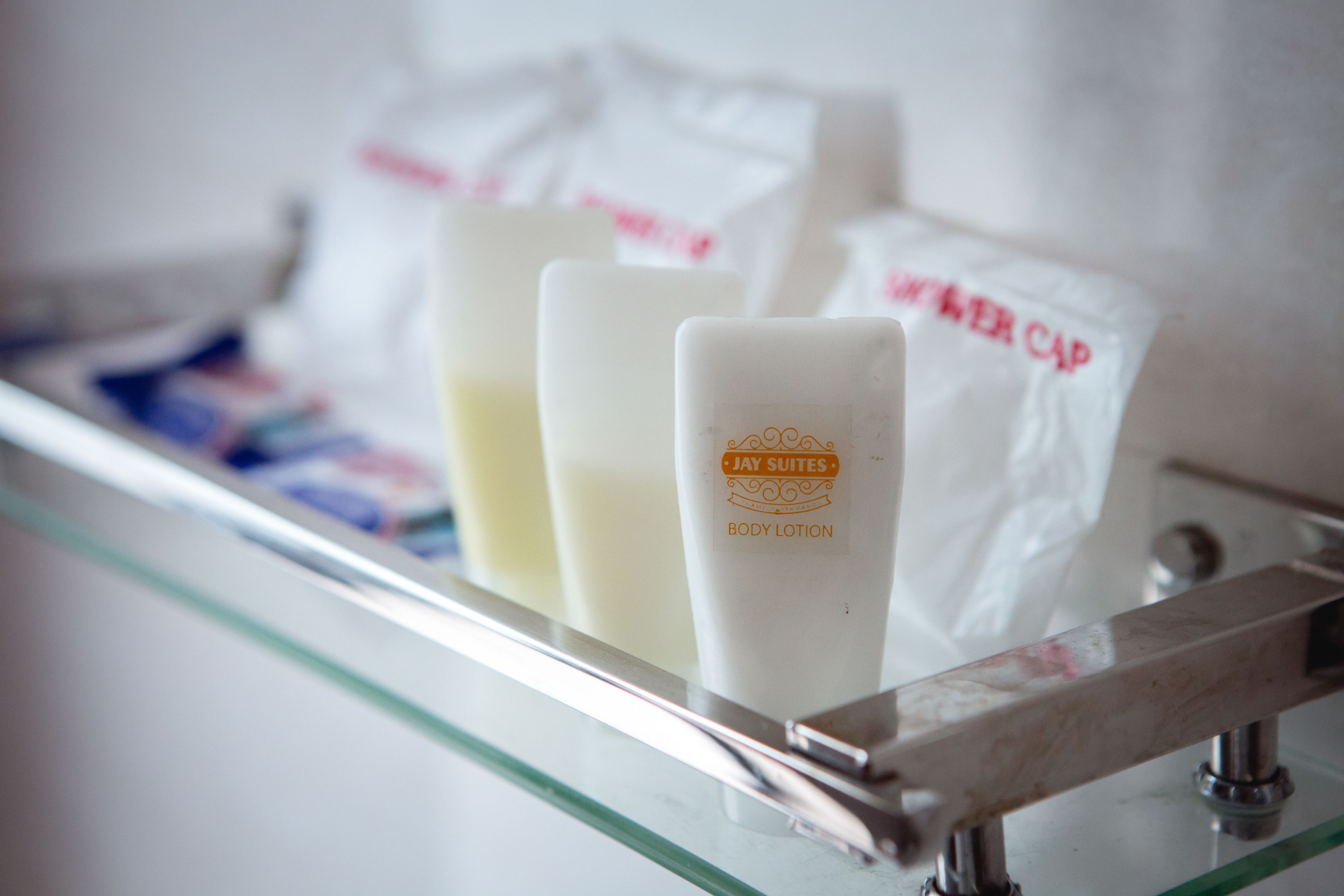 shower, rainfall showerhead, free toiletries, hair dryer