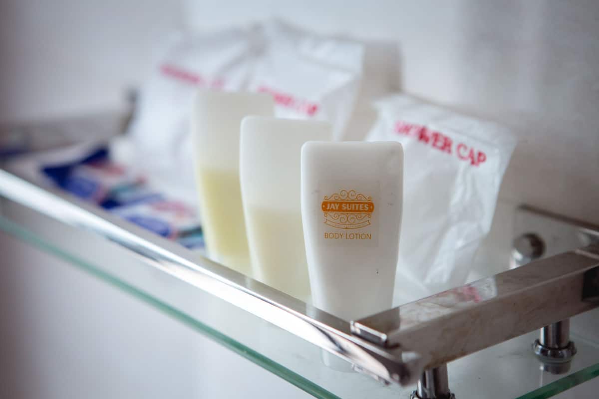 shower, rainfall showerhead, free toiletries, hair dryer