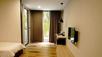 Basic-Zweibettzimmer, 1 Schlafzimmer, mit Bad | Hochwertige Bettwaren, Schreibtisch, Verdunkelungsvorhänge