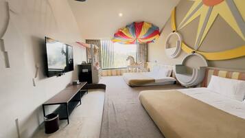 家庭四人房, 1 间卧室, 无烟房 | 高档床上用品、办公桌、遮光窗帘、隔音