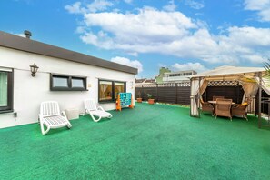 Comfort Penthouse, 3 Bedrooms, Non Smoking | Terrace/patio - PMC Business Apartments (Ruesselsheim)