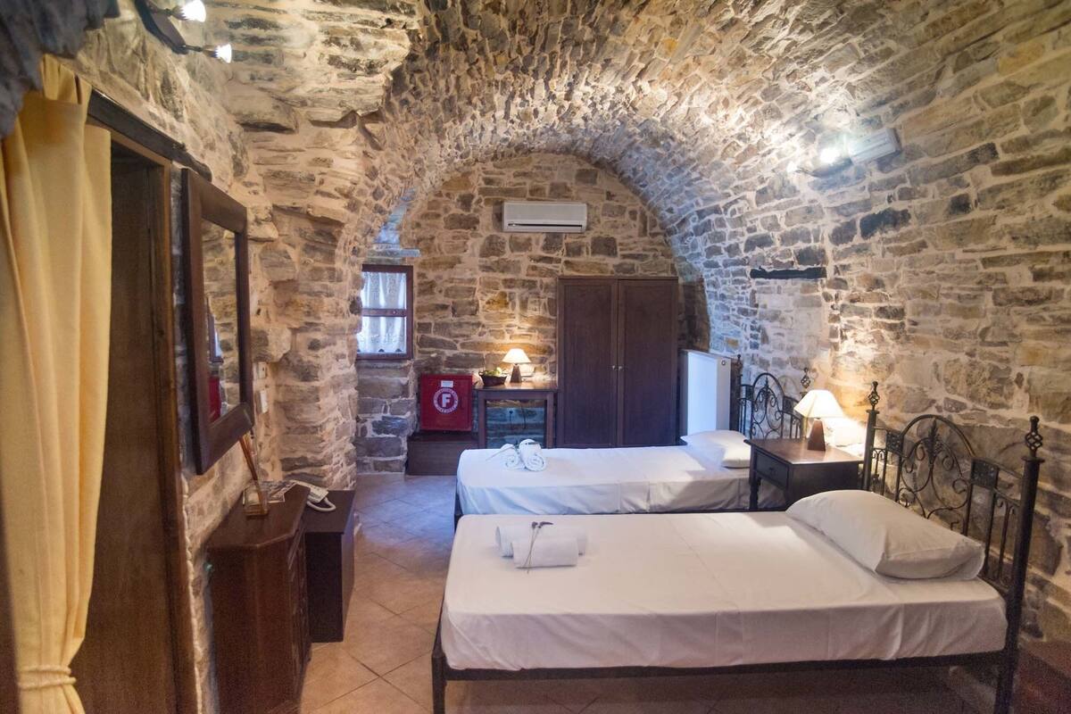 Quadrupla Tradizionale, 2 camere da letto | Una cassaforte in camera, ferro/asse da stiro