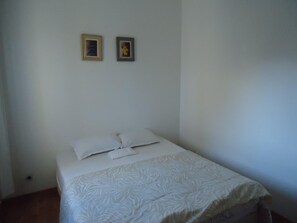 1 bedroom, minibar, desk, laptop workspace