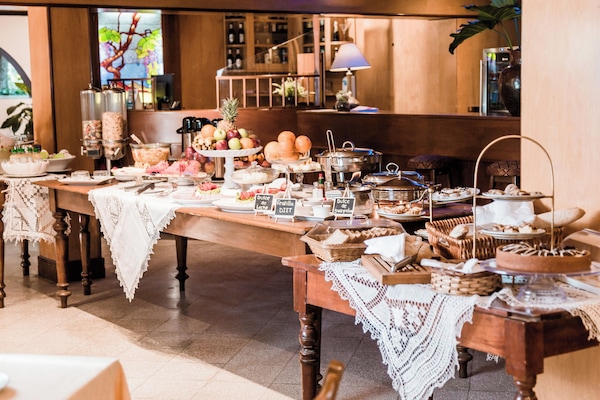 Desayuno bufé gratuito y diario